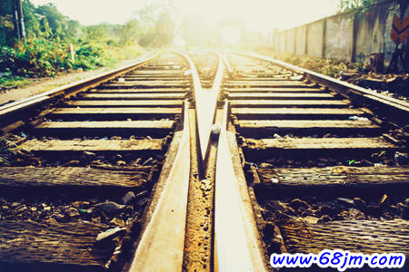 梦见铁路、铁轨、铁道是什么意思