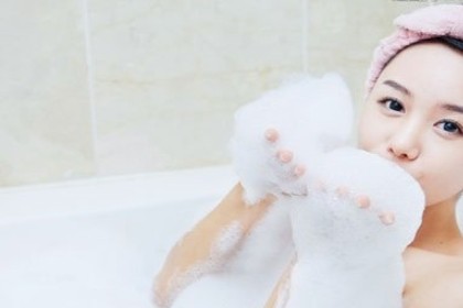 孕妇梦见女人洗澡是什么意思